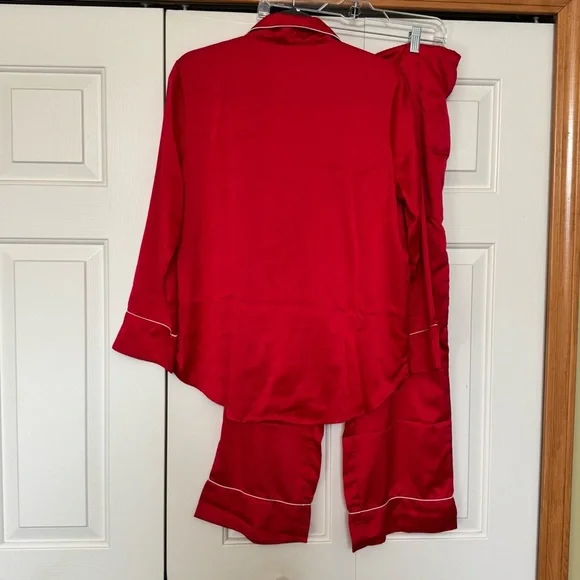 Natori Private Luxuries Pajama Set Women M Top Pants Red Satin Lounge PJ’s Soft - Picture 2 of 8